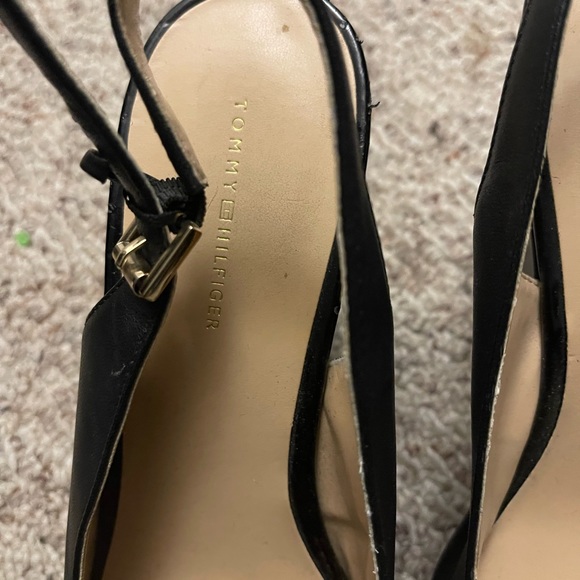 Tommy Hilfiger leather  wedge Heels size 8.5M - Picture 2 of 4